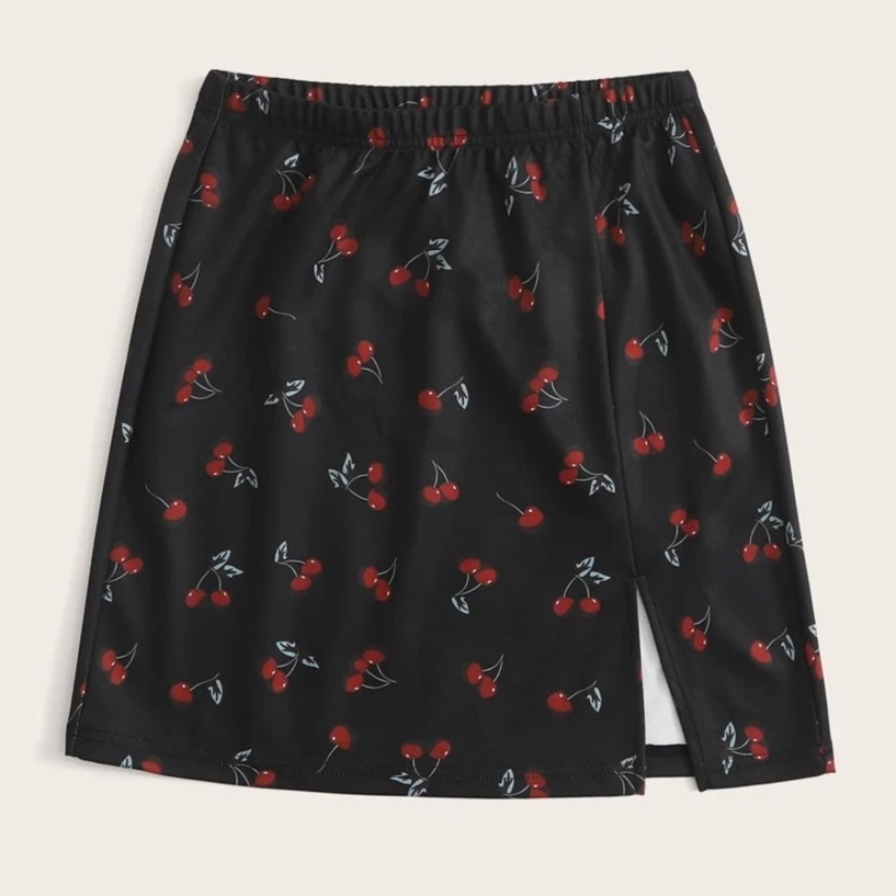 3X cherry print skirt w/ side slit